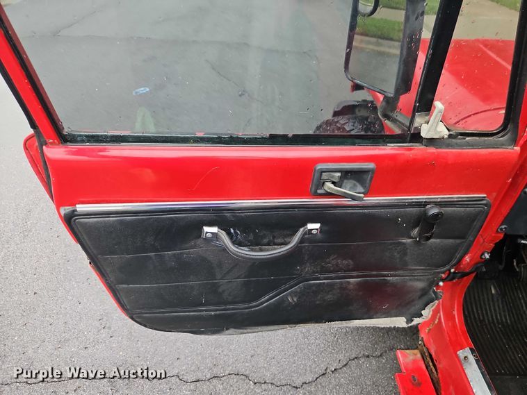 image for item EO4687 1995 Jeep Wrangler SUV