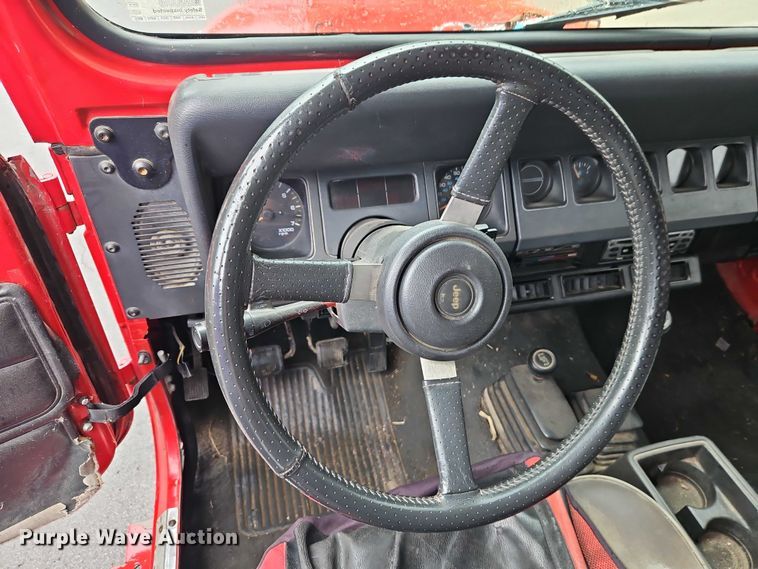 image for item EO4687 1995 Jeep Wrangler SUV