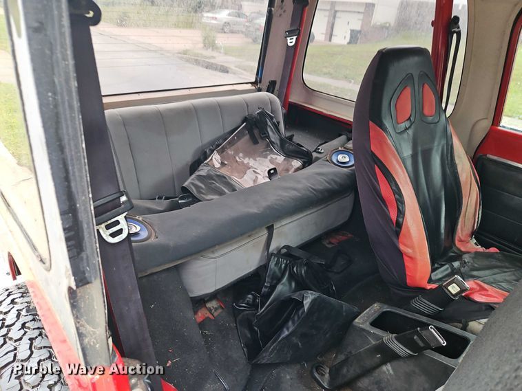 image for item EO4687 1995 Jeep Wrangler SUV