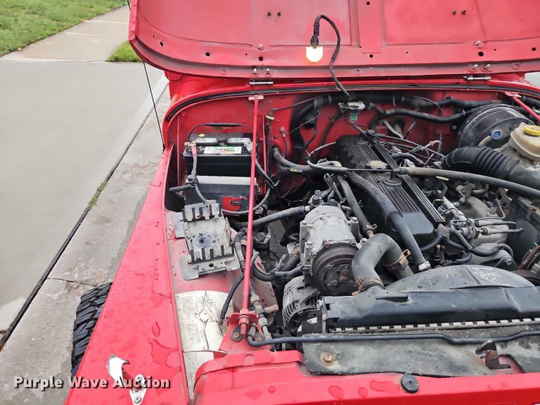 image for item EO4687 1995 Jeep Wrangler SUV