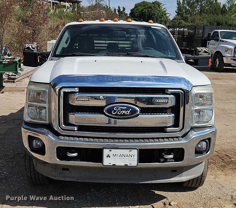 image for item EO4705 2011 Ford F350 Super Duty XLT Crew Cab pickup truck