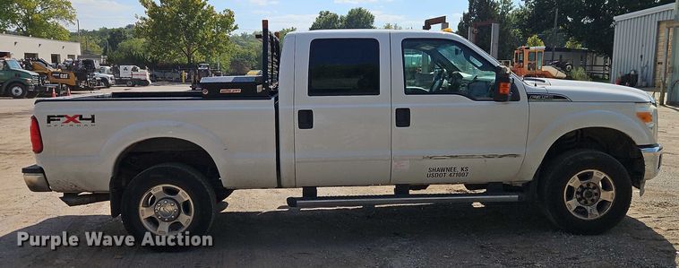 image for item EO4705 2011 Ford F350 Super Duty XLT Crew Cab pickup truck