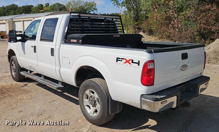 image for item EO4705 2011 Ford F350 Super Duty XLT Crew Cab pickup truck