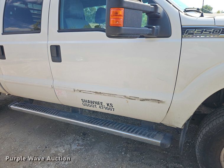 image for item EO4705 2011 Ford F350 Super Duty XLT Crew Cab pickup truck