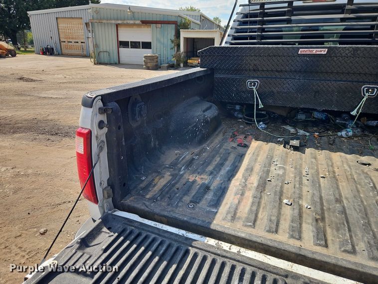 image for item EO4705 2011 Ford F350 Super Duty XLT Crew Cab pickup truck