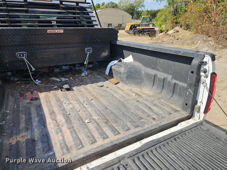 image for item EO4705 2011 Ford F350 Super Duty XLT Crew Cab pickup truck