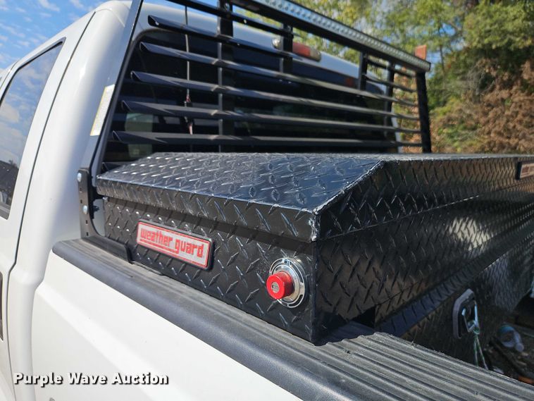 image for item EO4705 2011 Ford F350 Super Duty XLT Crew Cab pickup truck