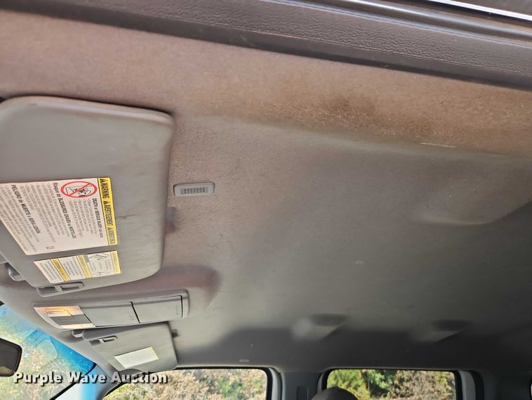 image for item EO4705 2011 Ford F350 Super Duty XLT Crew Cab pickup truck