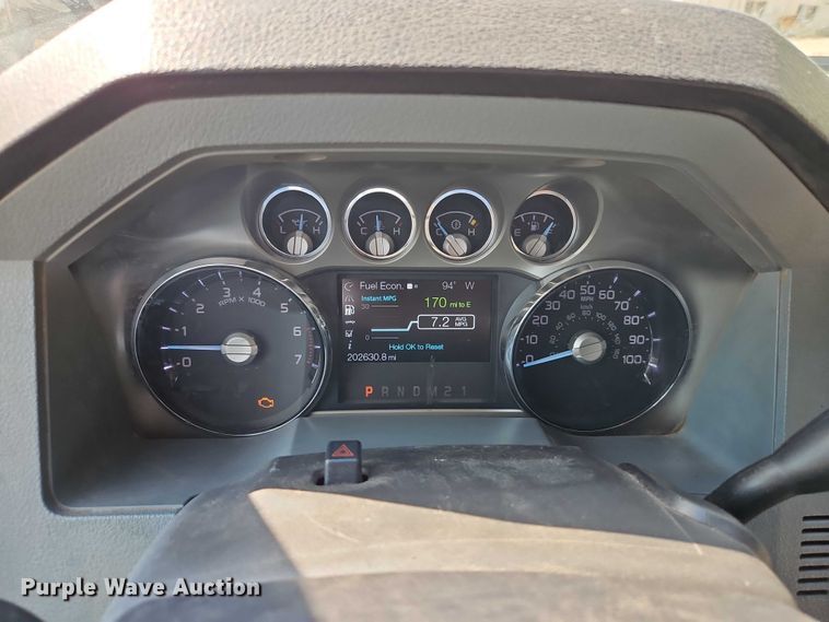 image for item EO4705 2011 Ford F350 Super Duty XLT Crew Cab pickup truck