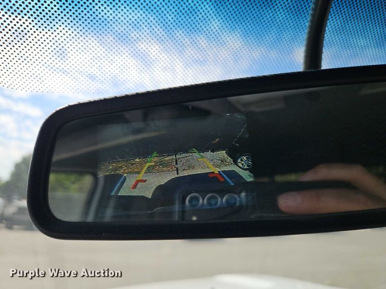 image for item EO4705 2011 Ford F350 Super Duty XLT Crew Cab pickup truck