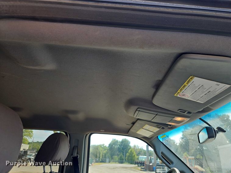 image for item EO4705 2011 Ford F350 Super Duty XLT Crew Cab pickup truck