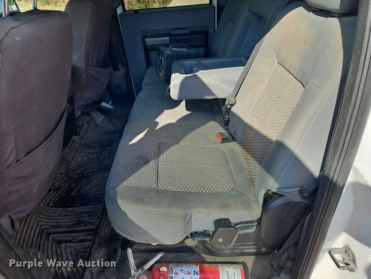 image for item EO4705 2011 Ford F350 Super Duty XLT Crew Cab pickup truck