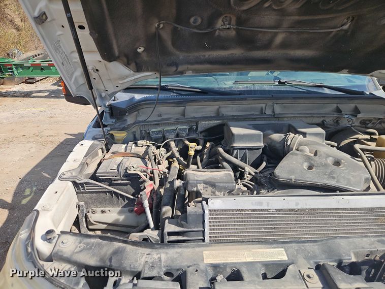 image for item EO4705 2011 Ford F350 Super Duty XLT Crew Cab pickup truck