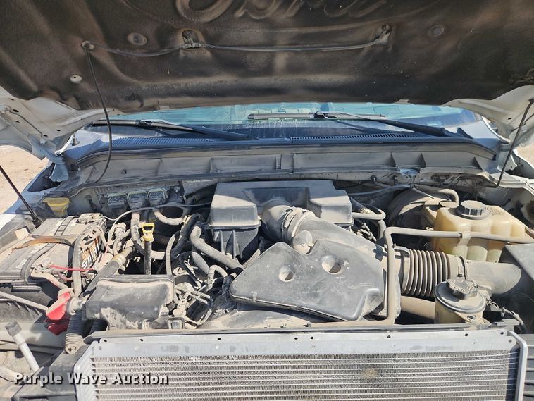 image for item EO4705 2011 Ford F350 Super Duty XLT Crew Cab pickup truck