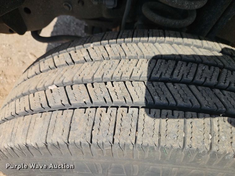 image for item EO4705 2011 Ford F350 Super Duty XLT Crew Cab pickup truck