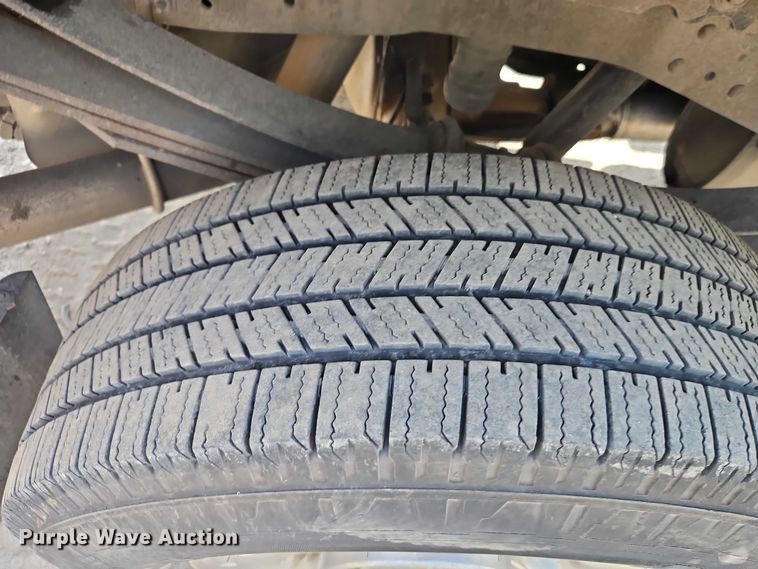 image for item EO4705 2011 Ford F350 Super Duty XLT Crew Cab pickup truck