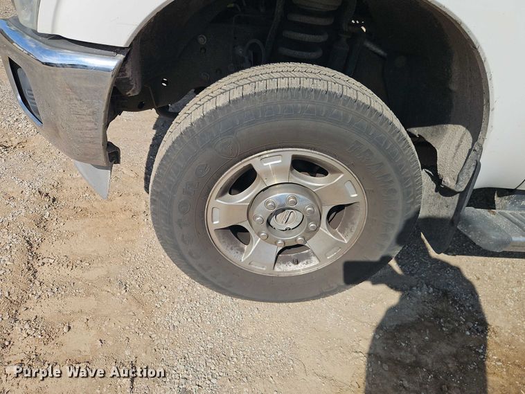 image for item EO4705 2011 Ford F350 Super Duty XLT Crew Cab pickup truck