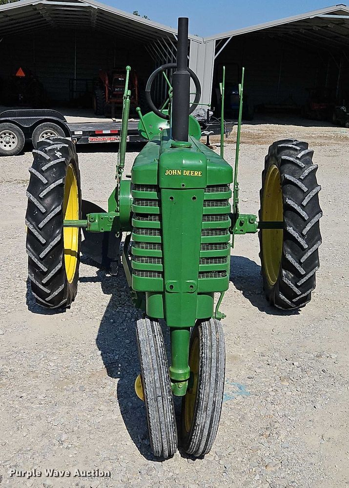 image for item EO4706 1939 John Deere H tractor