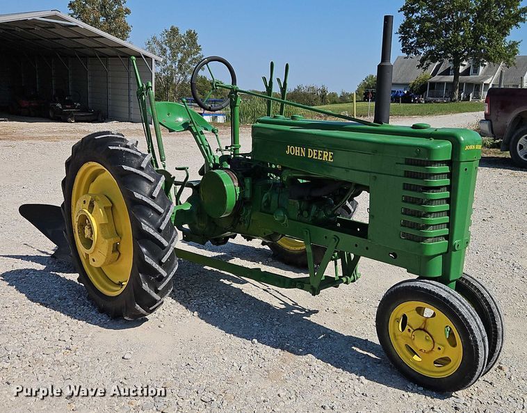 image for item EO4706 1939 John Deere H tractor