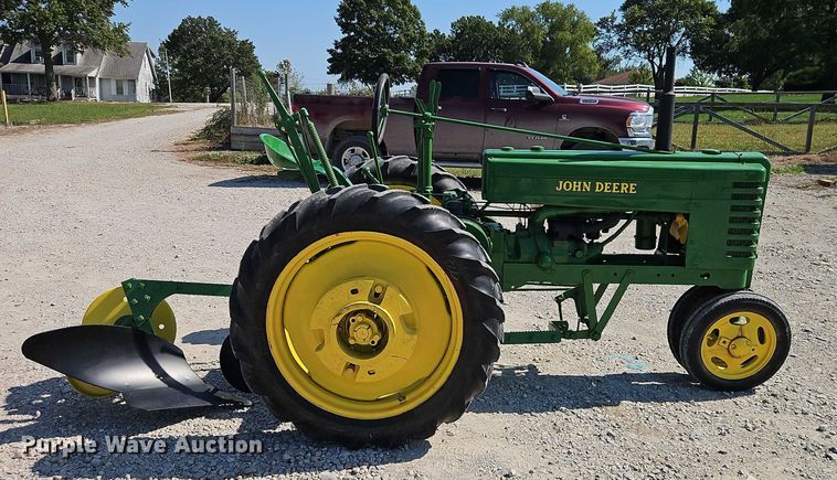 image for item EO4706 1939 John Deere H tractor