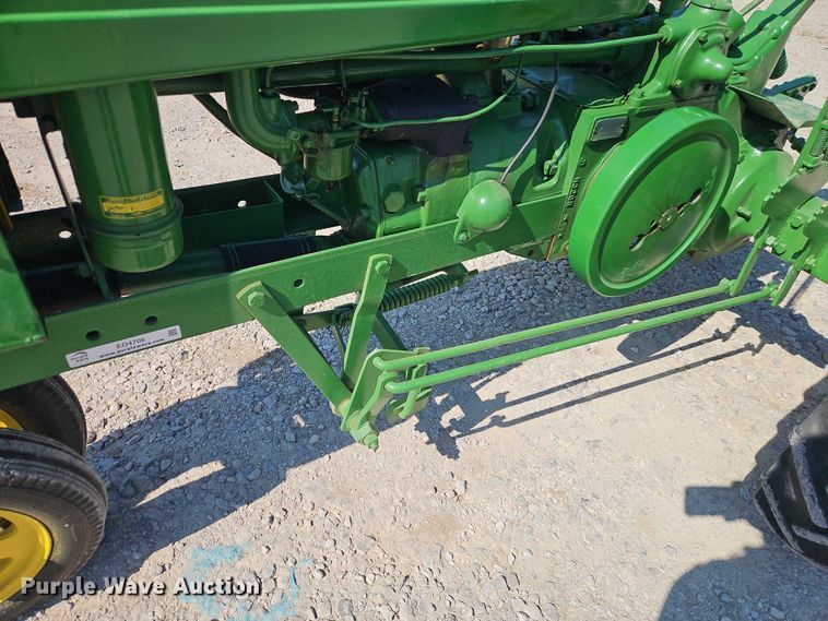 image for item EO4706 1939 John Deere H tractor