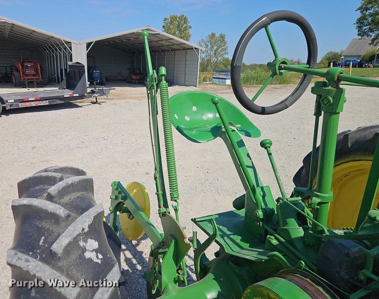 image for item EO4706 1939 John Deere H tractor