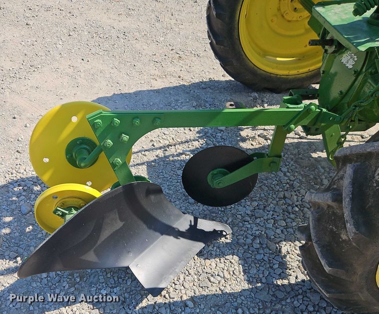 image for item EO4706 1939 John Deere H tractor