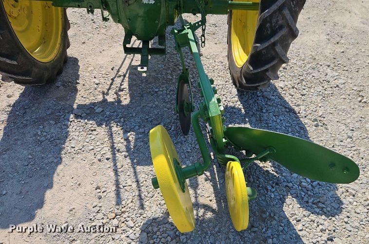 image for item EO4706 1939 John Deere H tractor