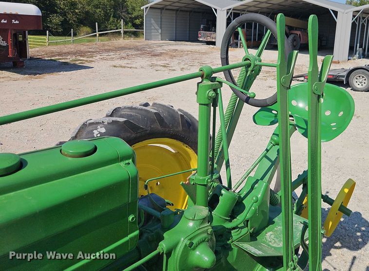 image for item EO4706 1939 John Deere H tractor