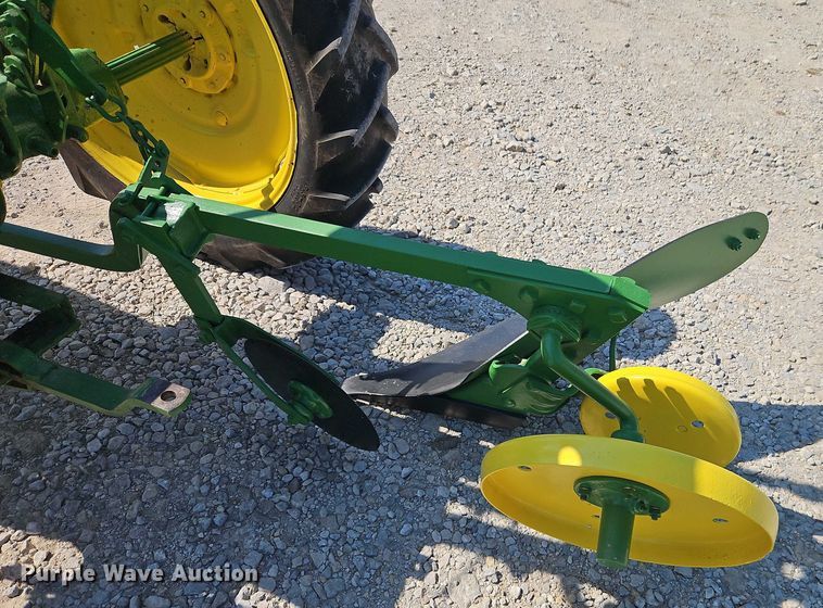 image for item EO4706 1939 John Deere H tractor