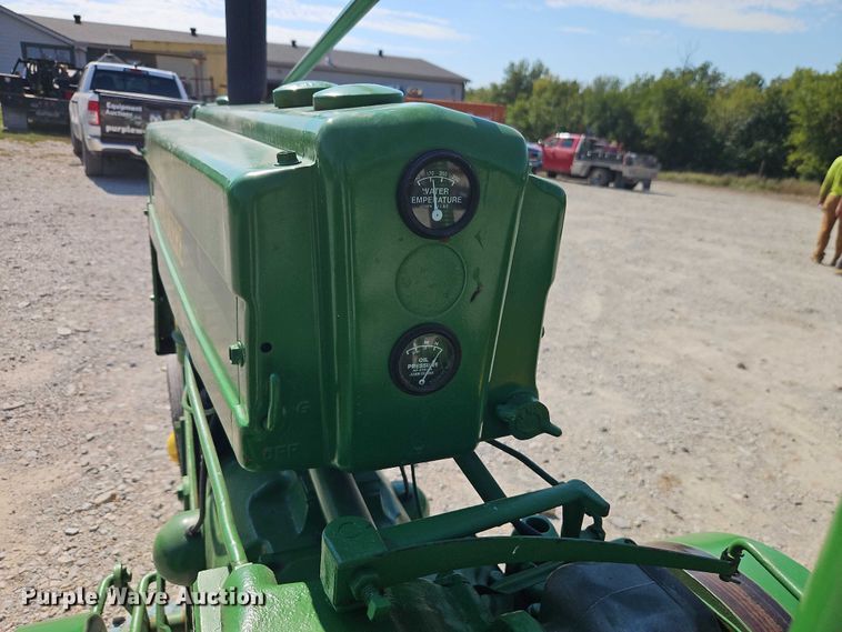 image for item EO4706 1939 John Deere H tractor