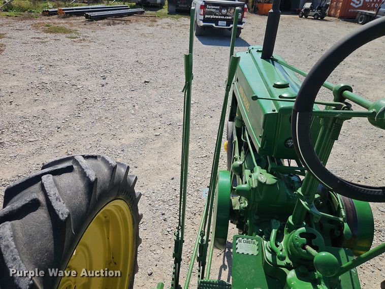 image for item EO4706 1939 John Deere H tractor