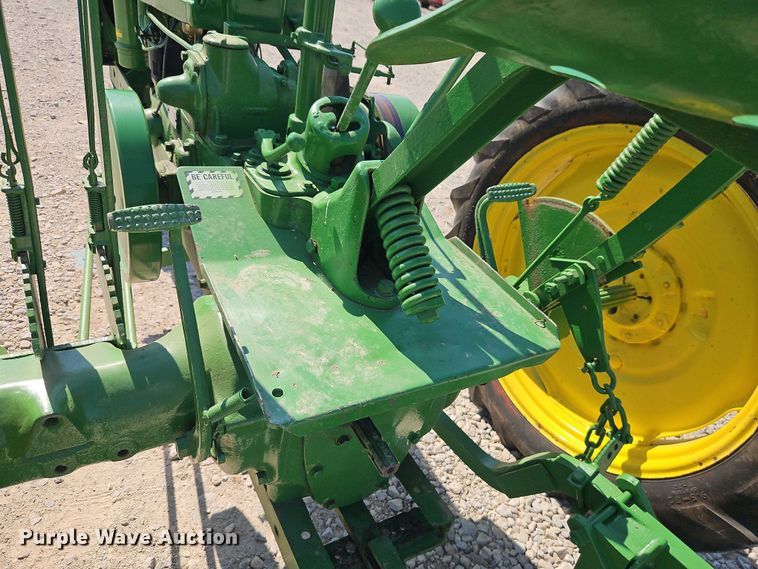 image for item EO4706 1939 John Deere H tractor