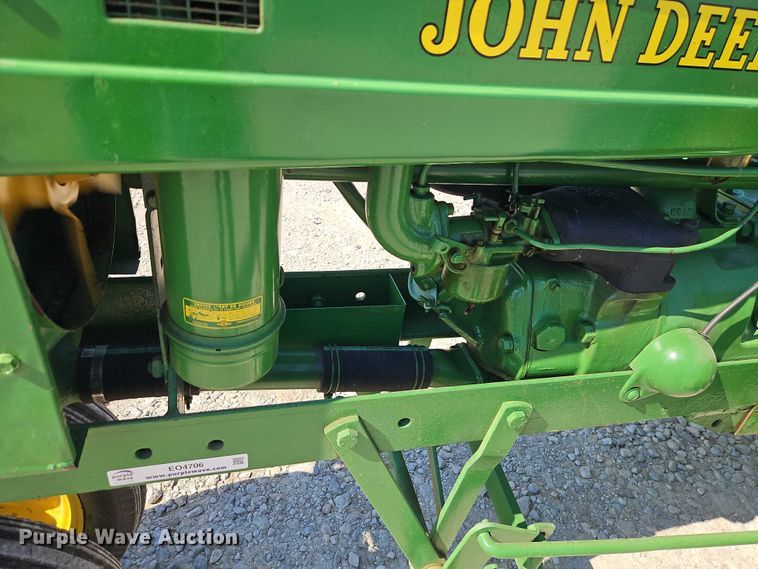 image for item EO4706 1939 John Deere H tractor