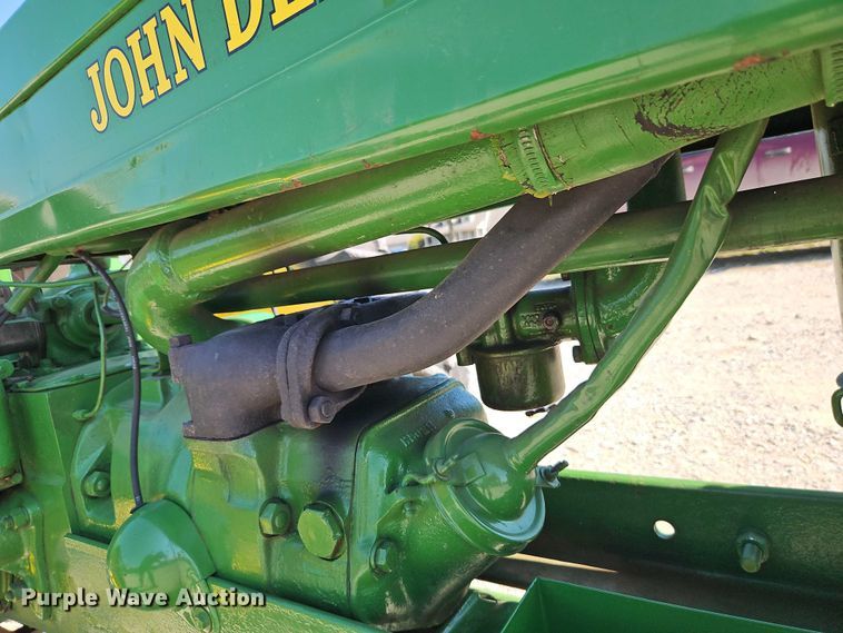 image for item EO4706 1939 John Deere H tractor
