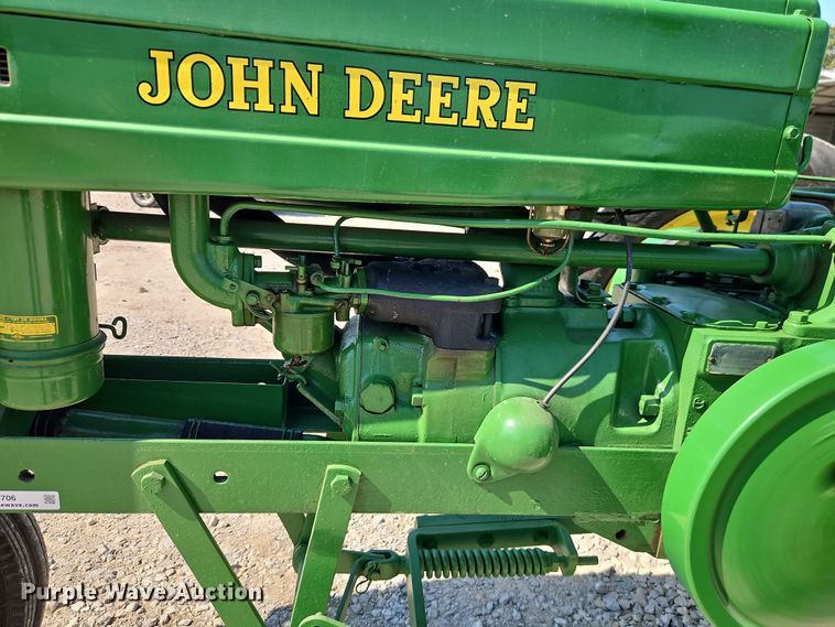 image for item EO4706 1939 John Deere H tractor