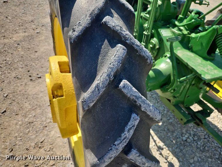 image for item EO4706 1939 John Deere H tractor