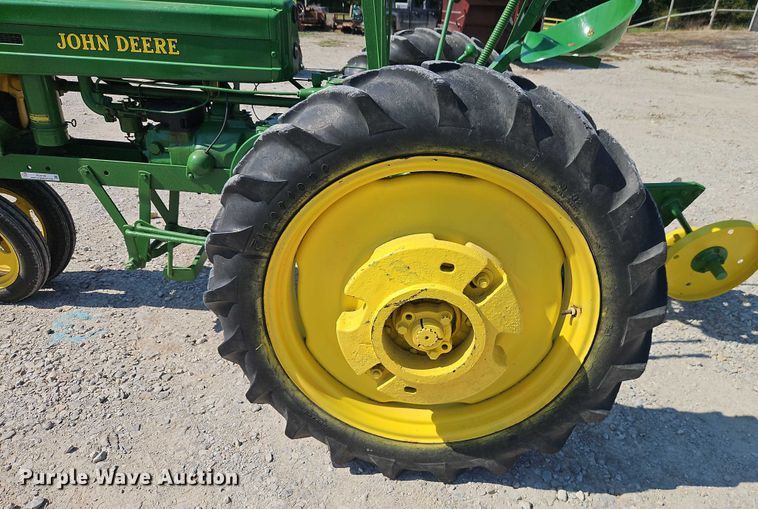 image for item EO4706 1939 John Deere H tractor