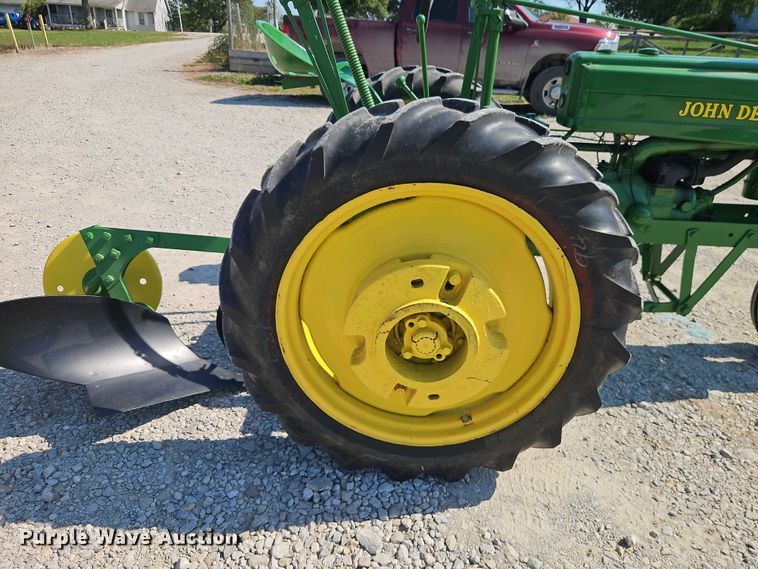 image for item EO4706 1939 John Deere H tractor