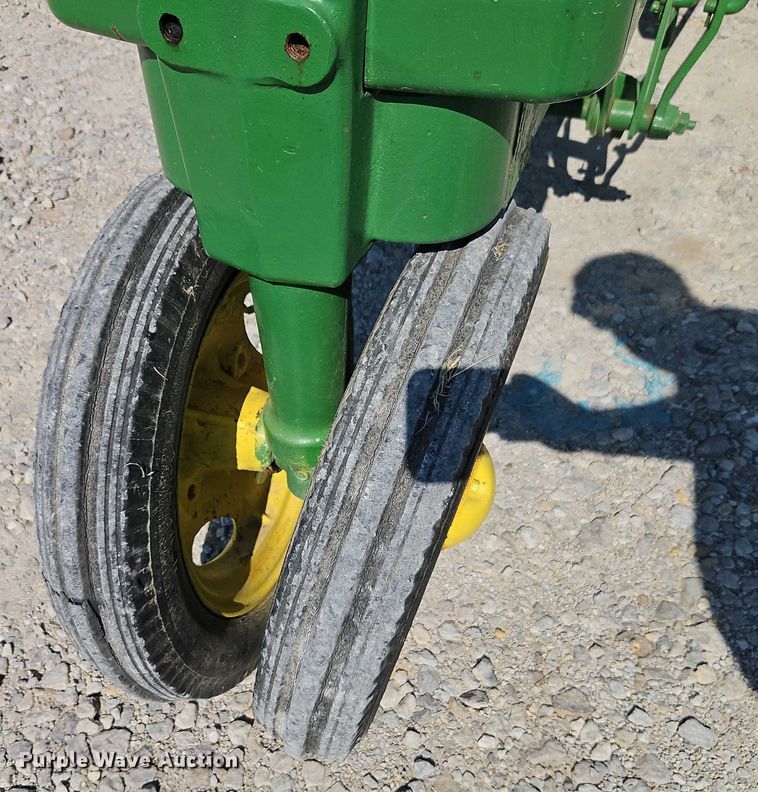 image for item EO4706 1939 John Deere H tractor