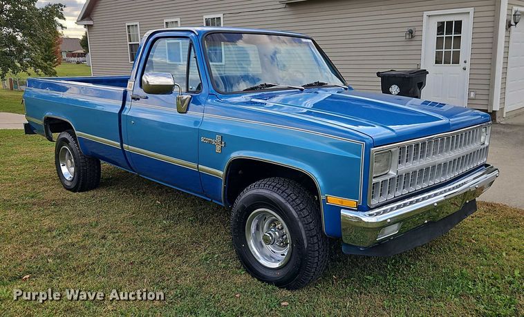 image for item EO4711 1981 Chevrolet Cheyenne K10 pickup truck