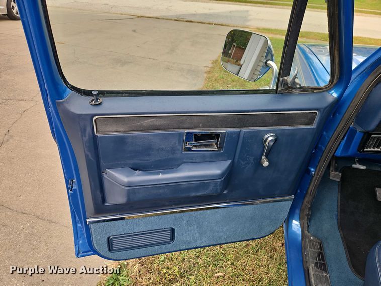 image for item EO4711 1981 Chevrolet Cheyenne K10 pickup truck