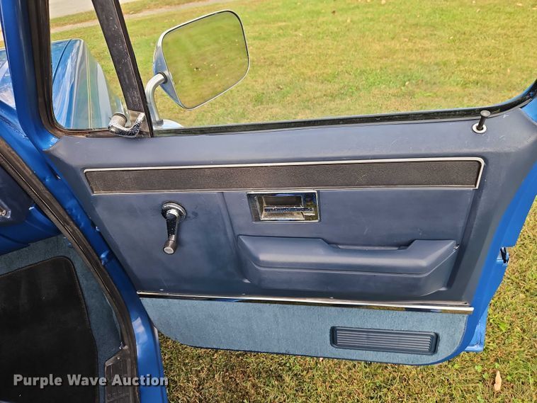 image for item EO4711 1981 Chevrolet Cheyenne K10 pickup truck