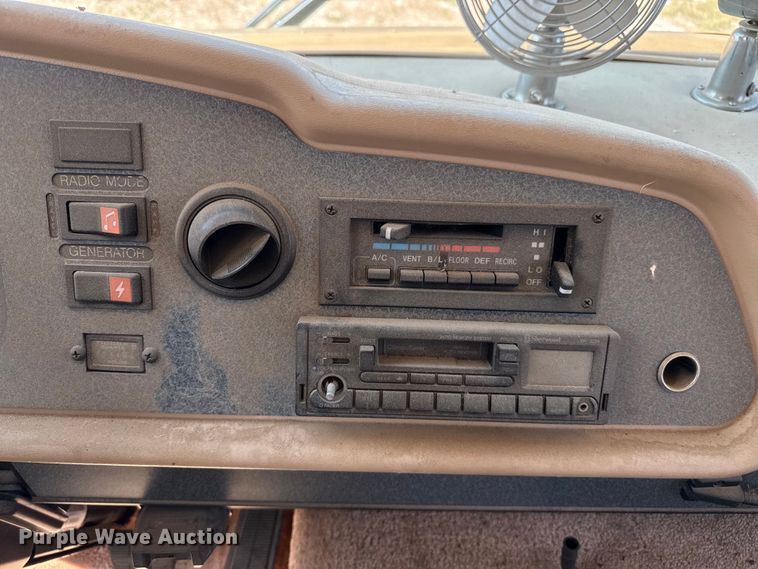 image for item EP0514 1994 Fleetwood Coronado Pace Arrow RV