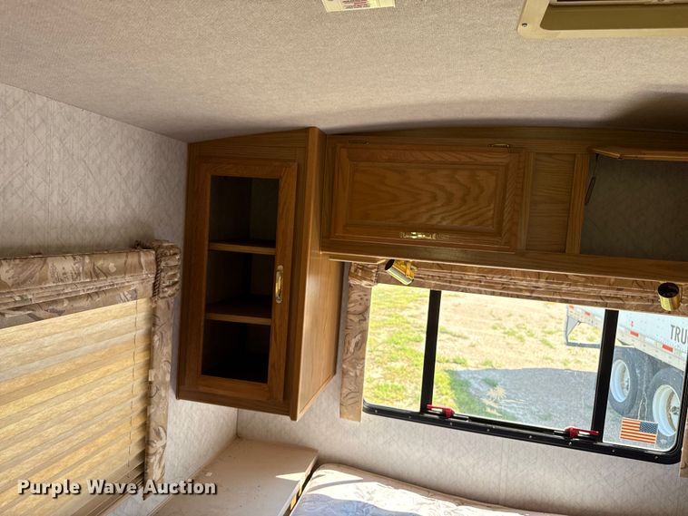 image for item EP0514 1994 Fleetwood Coronado Pace Arrow RV