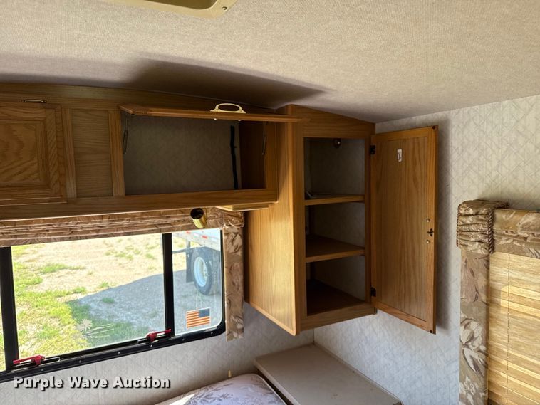 image for item EP0514 1994 Fleetwood Coronado Pace Arrow RV