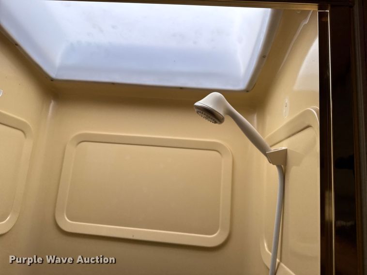 image for item EP0514 1994 Fleetwood Coronado Pace Arrow RV