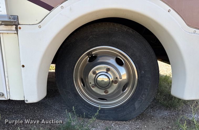 image for item EP0514 1994 Fleetwood Coronado Pace Arrow RV