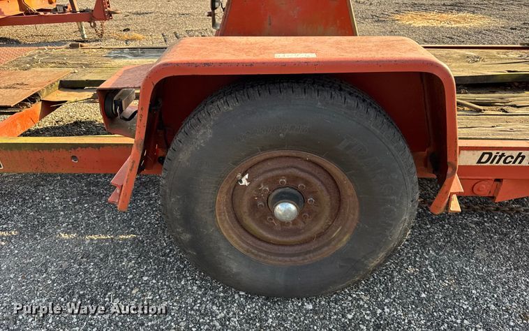 image for item ER0174 2004 Ditch witch S7B tilt deck equipment trailer