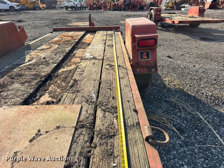 image for item ER0176 2005 Ditch witch S7B tilt deck equipment trailer